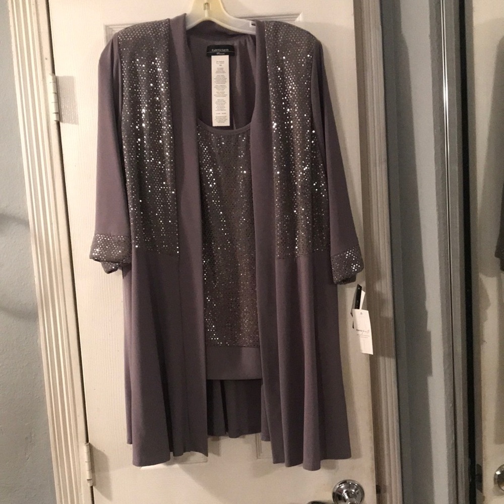 R & M Richards   2PC garment  95% polyester